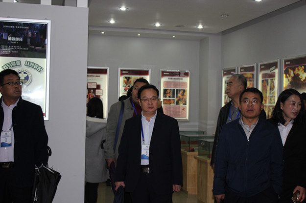 10.27副书记赵海忠参加会议1.jpg