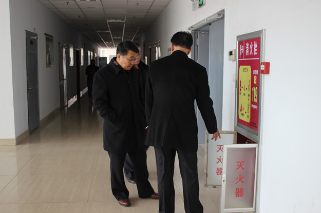 许卫检查4.jpg