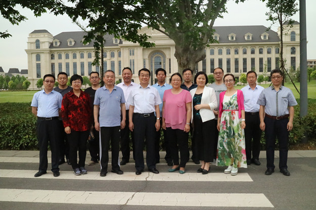 参观农业大学新校区合影.JPG