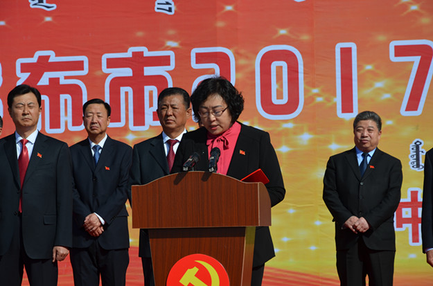 讲话.JPG
