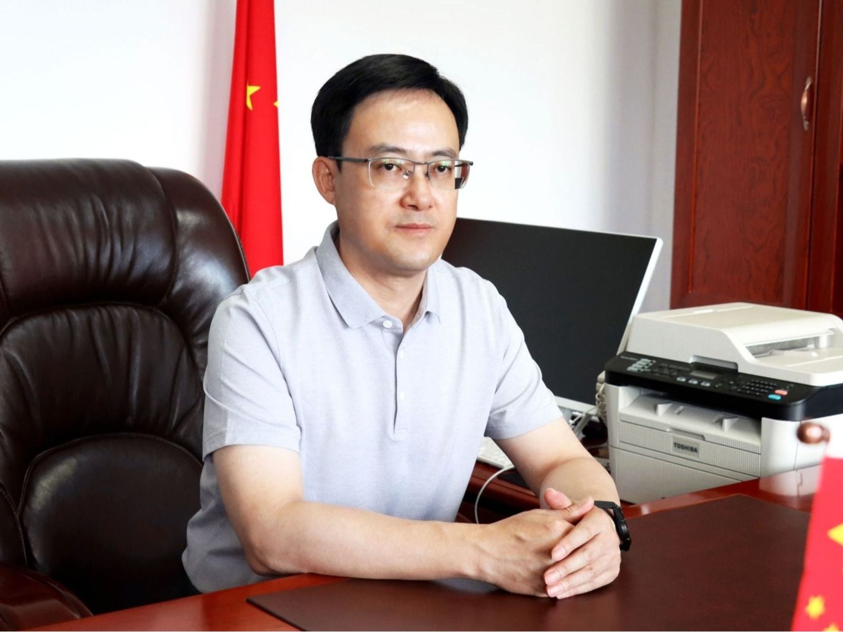 张宝成：教授，党委书记